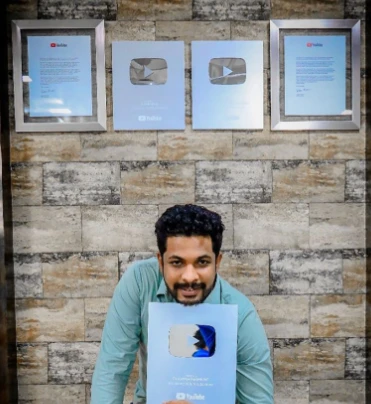 Dr-Nikhil-with-YouTube-Silver-Play-Buttons